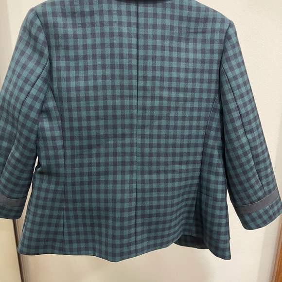 Worn once. Like new. I have pants for this too. Can be sell for 150$ - Picture 2 of 3